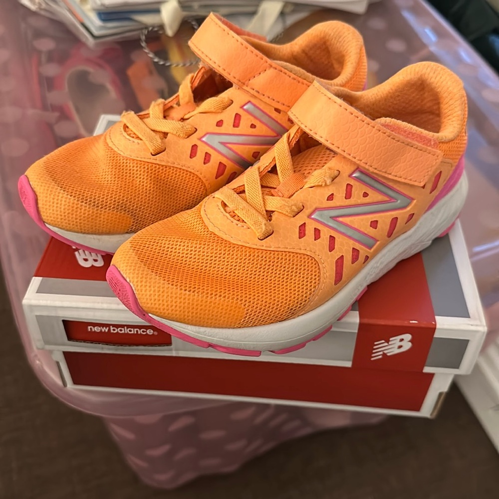 New Balance girls sneakers sz 12